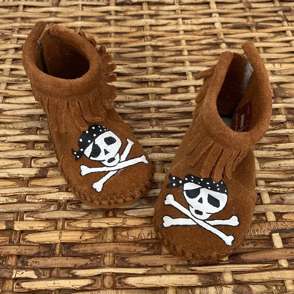 Minnetonka Sail into the Mystic infant moccasins
